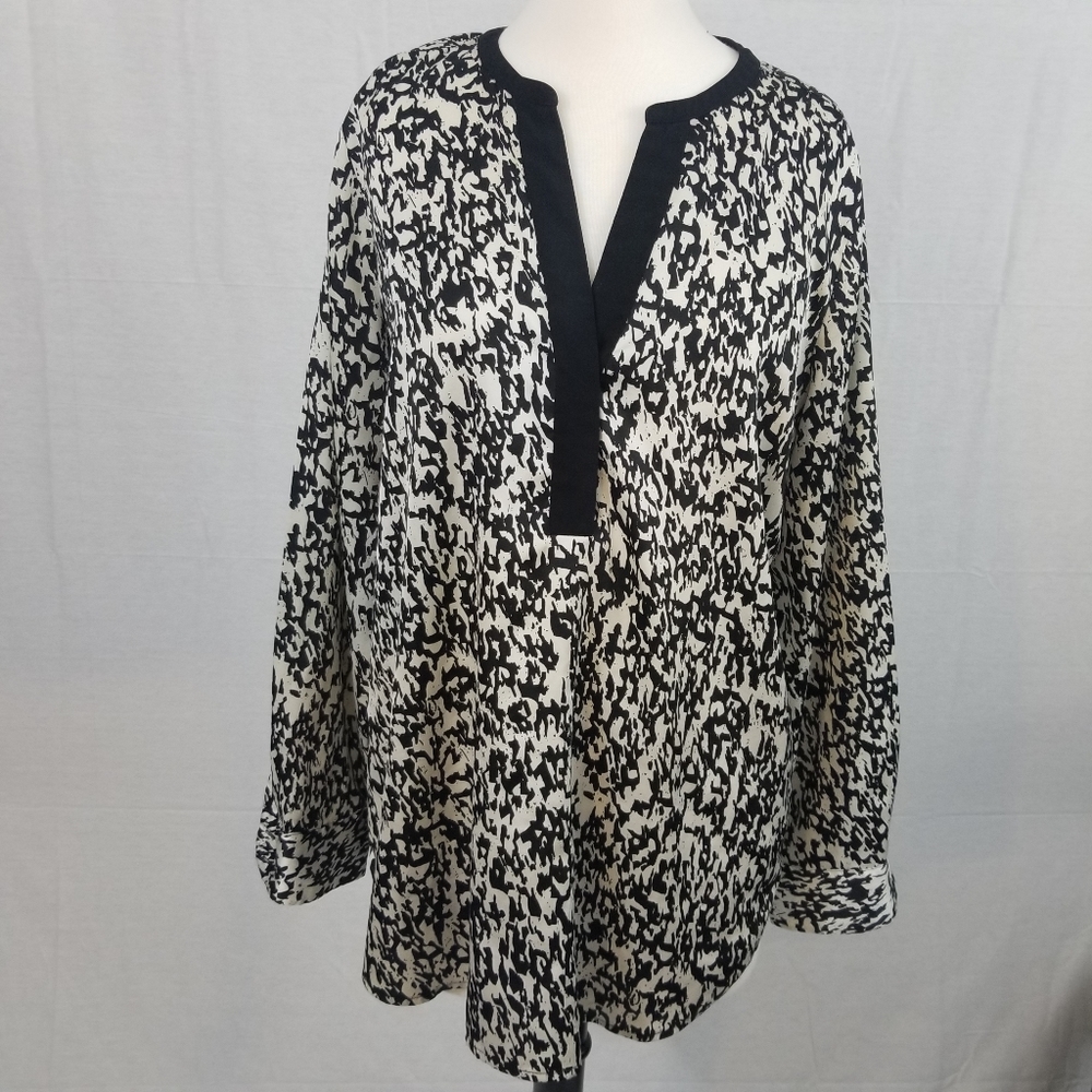 Vince Camuto Black blouse